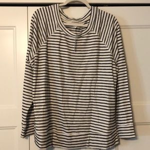NWT women’s sweater